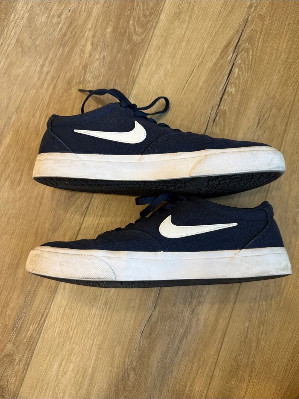 Men's Nike SB Canvas Low-Top Sneakers